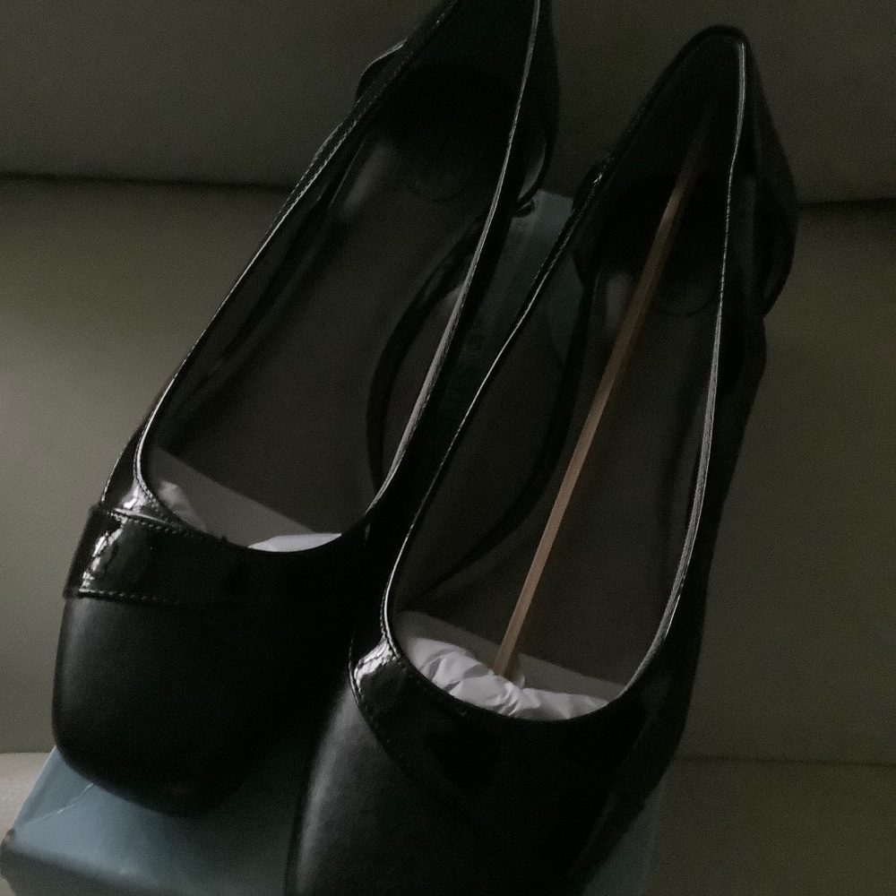 Life Stride 11W Black Wedge Shoe